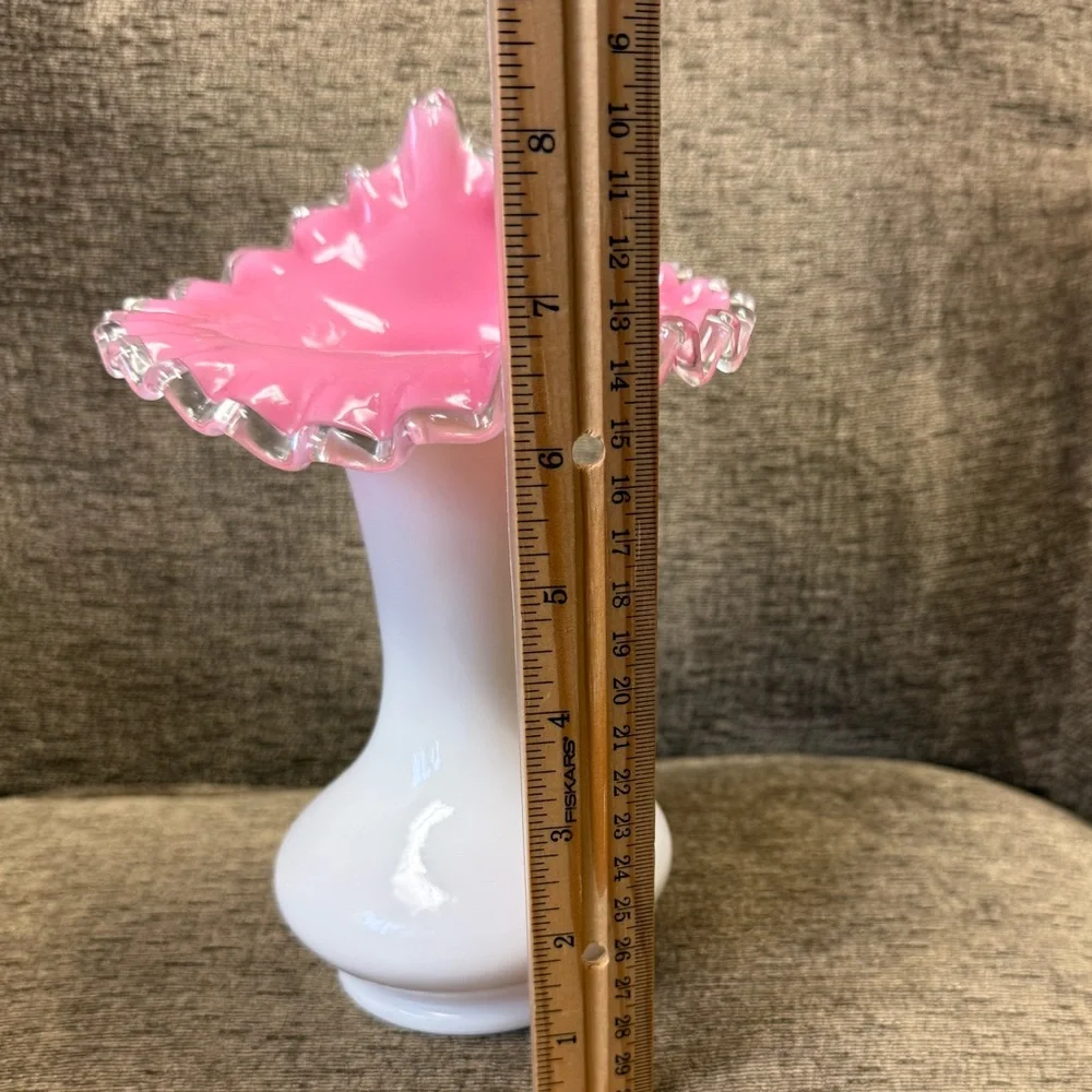 Vintage Silver Crest White and Pink Jack in the Pulpit Glass Vase w/ Ruffle Edge - Picture 11 of 12